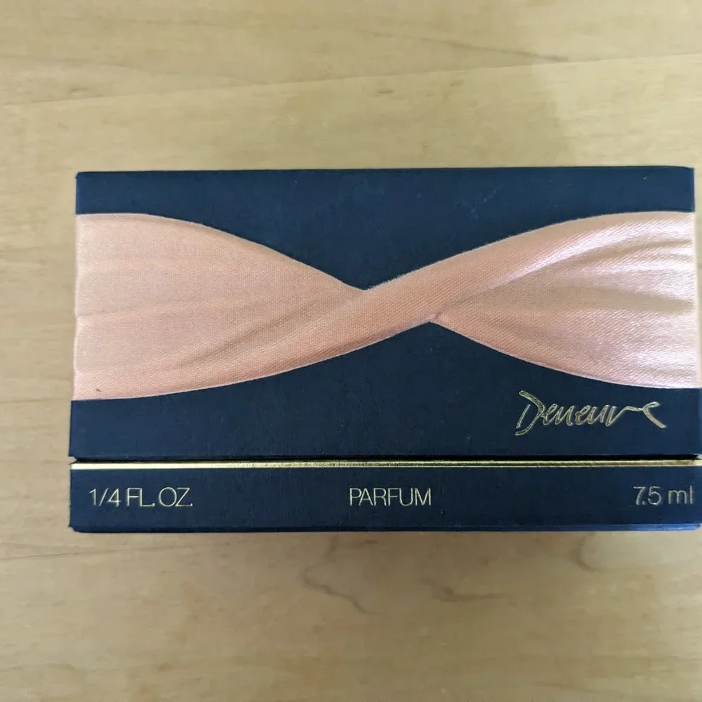 Catherine Deneuve Parfum - Picture 2 of 5